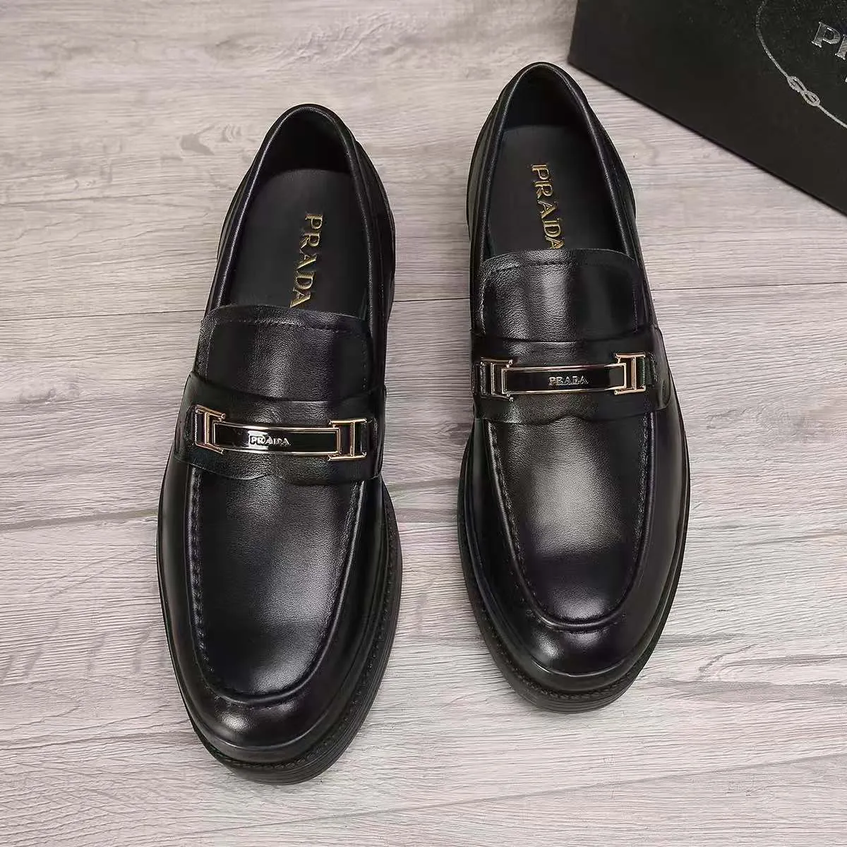Men's shoes 💰540 💰💰🎩🎩【Prada】Counter 1:1⬆️original reproduction, absolute quality🆗Original outsole, high-quality imported rubber, wear-resistant and non-slip, never degummed, upper material: imported first-layer cowhide➕anti-slip foam outsole, official website material, lining material: water-dyed leather lining, 3 colors available! Code number 38-45